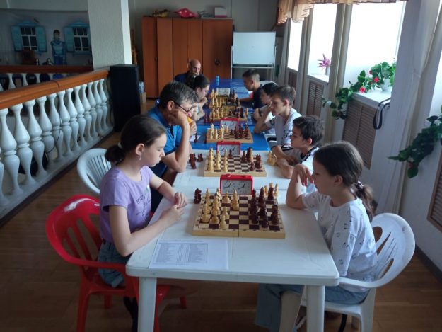 7AD78750-18BD-4A65-8E09-33477F374827