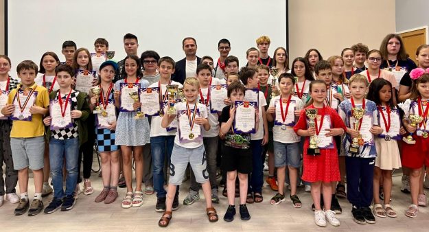 44834AC4-4EAC-4D1B-B2E5-779673E441FA